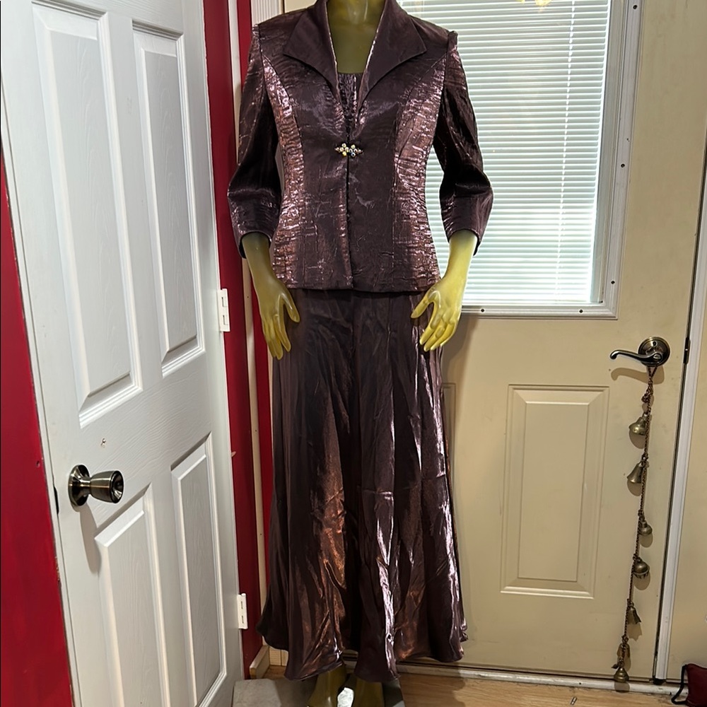 Alex Evenings Elegant plum dress with jacket
